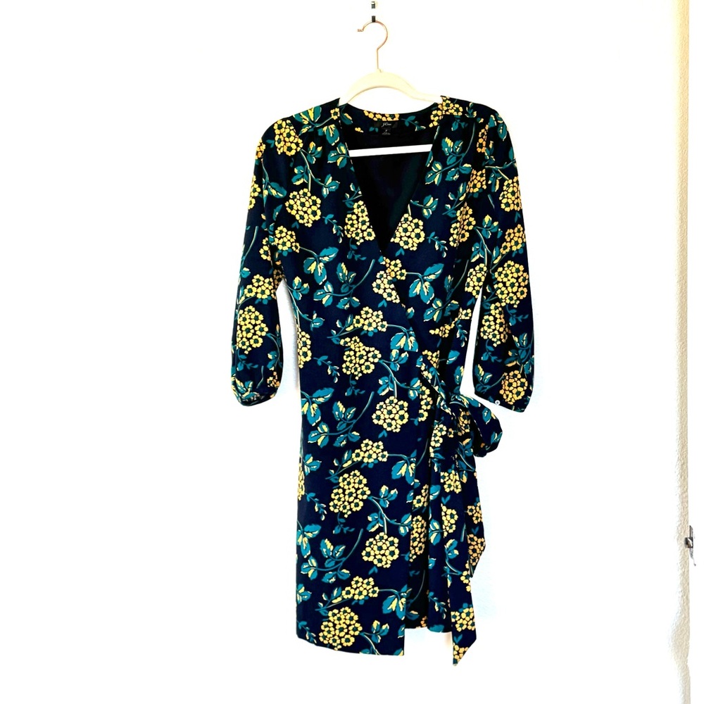 J.Crew Golden Navy Floral Wrap Dress in 365 Yellow Size 2 - Picture 2 of 11